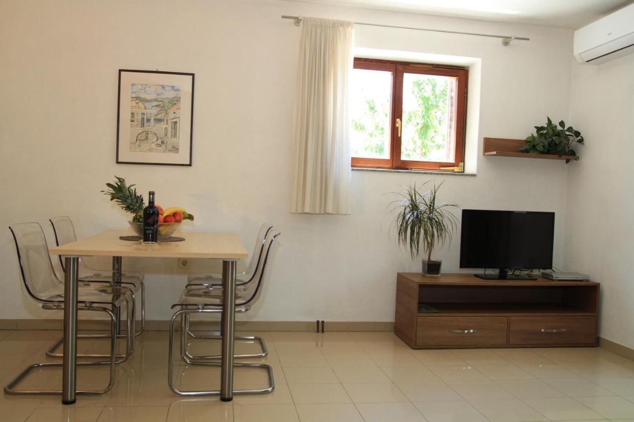 Holiday Rokov Apartment *
